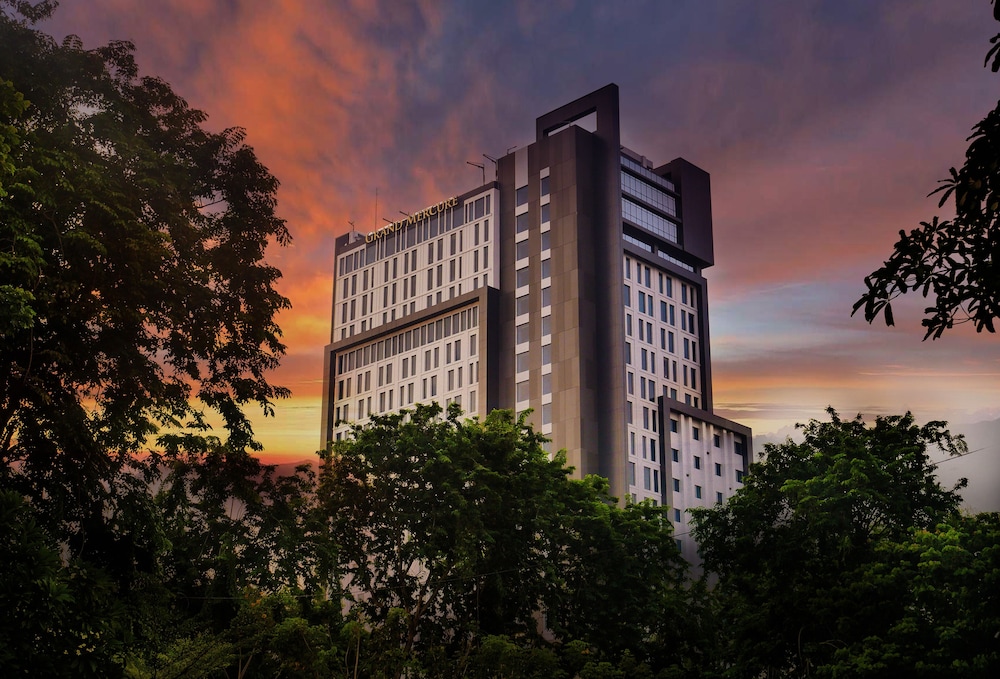 Movenpick Surabaya City 5/68