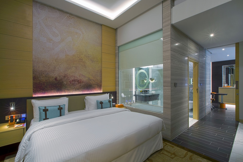 Grayton Hotel Dubai 30/66