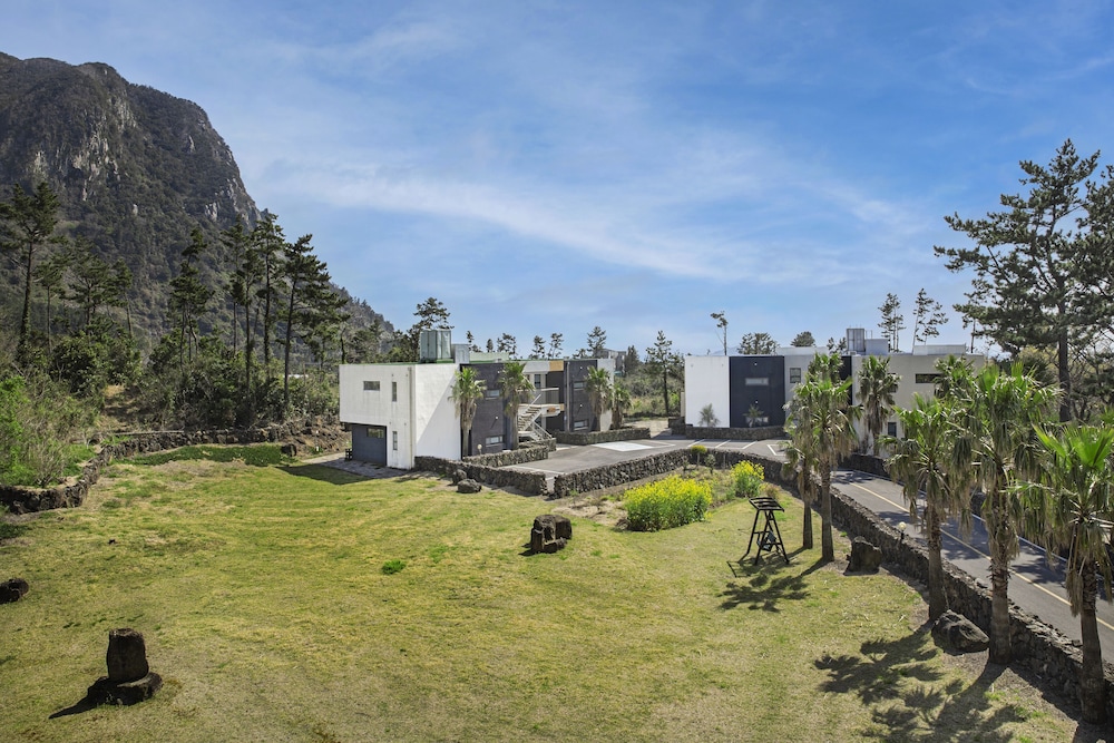 Dammora Hotel and Resort in SEOGWIPO