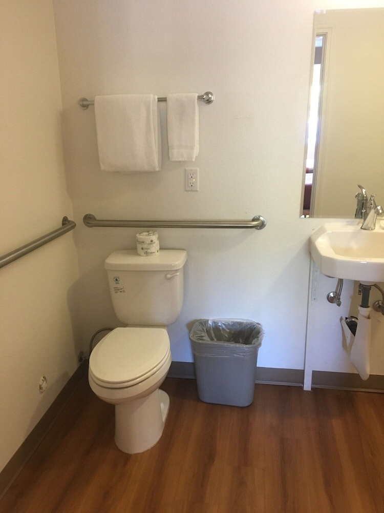 Motel6 Bremerton, WA 28/33