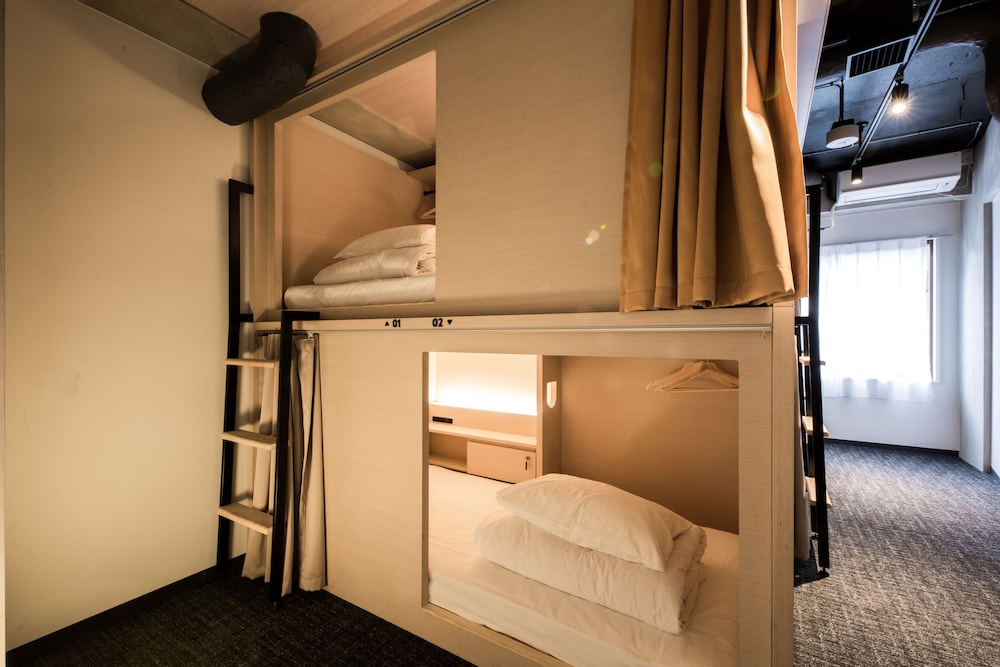 Unplan Shinjuku Hostel 50/50