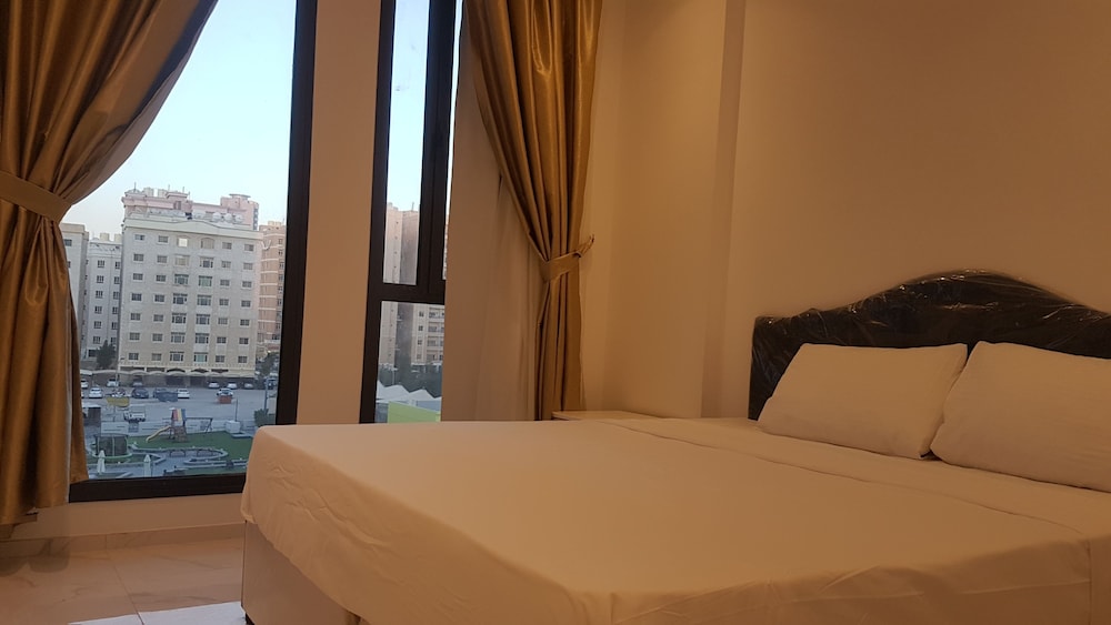 Magic Suite Hotel Salmiya 21/51