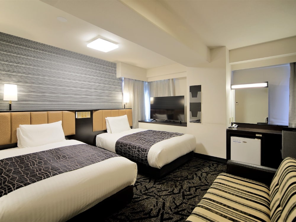 ROOM, TRIPLE