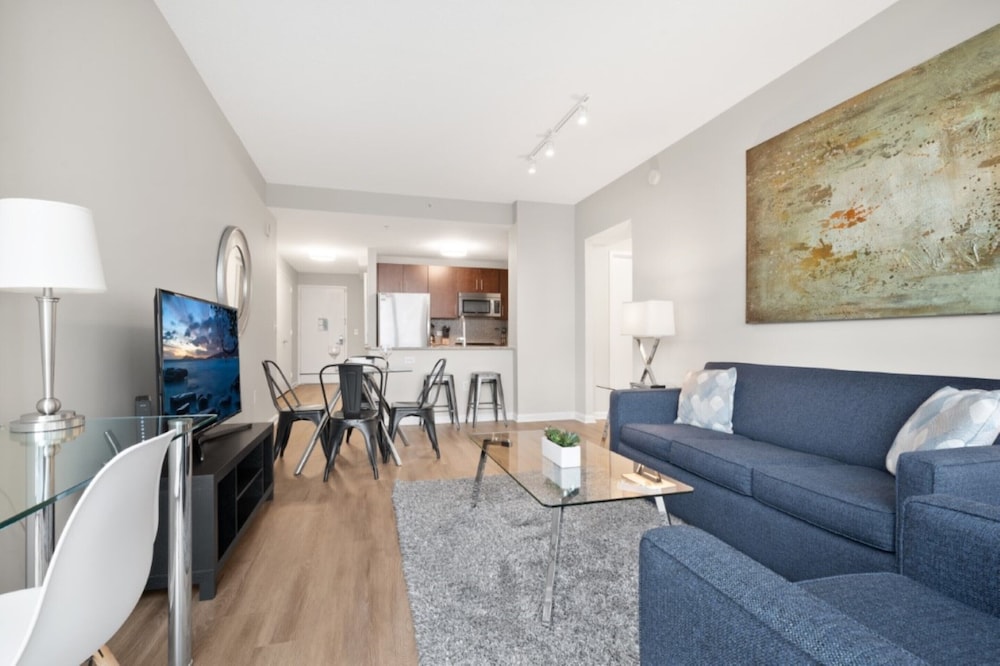 Global Luxury Suites Downtown Jersey City 44/71