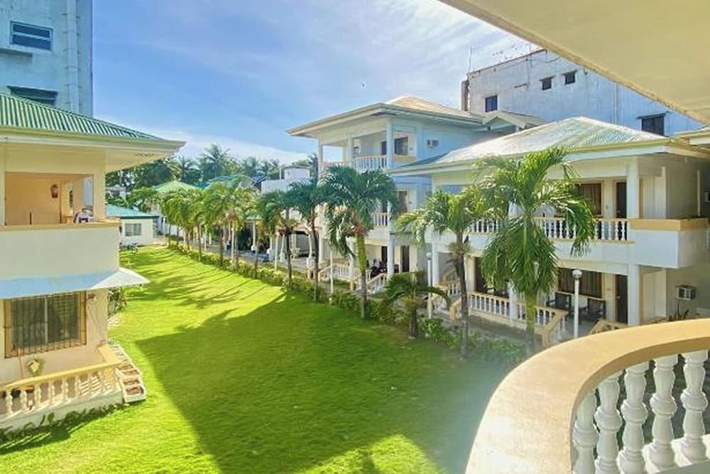 BANS BEACH RESORT 32/40