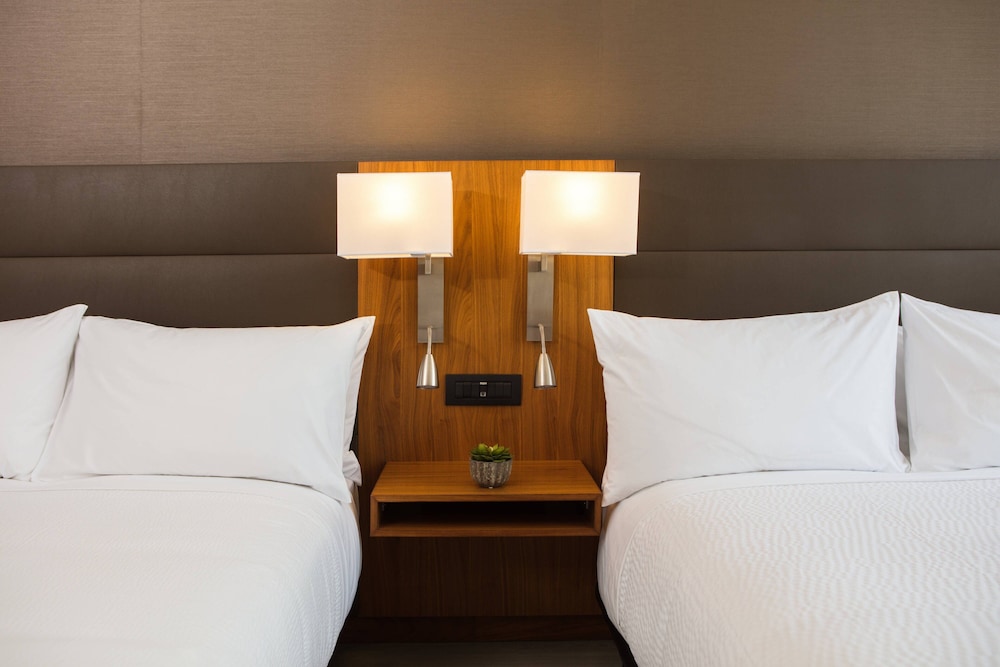 AC Hotel by Marriott Panama City 16/48