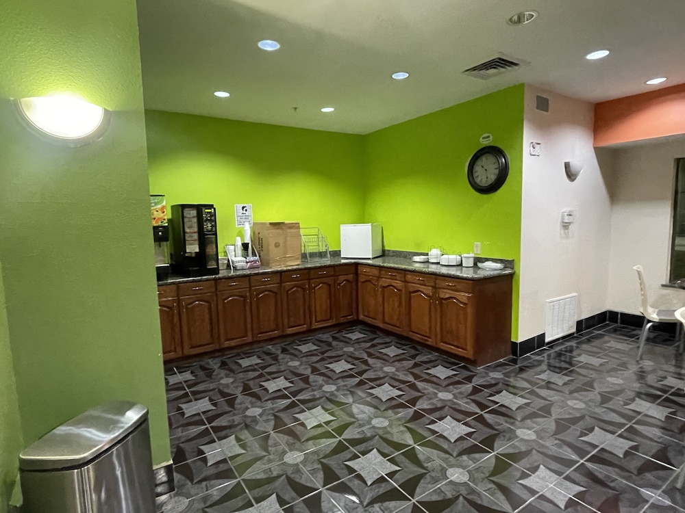 Belleza Inn & Suites Humble / FM 1960 3/36