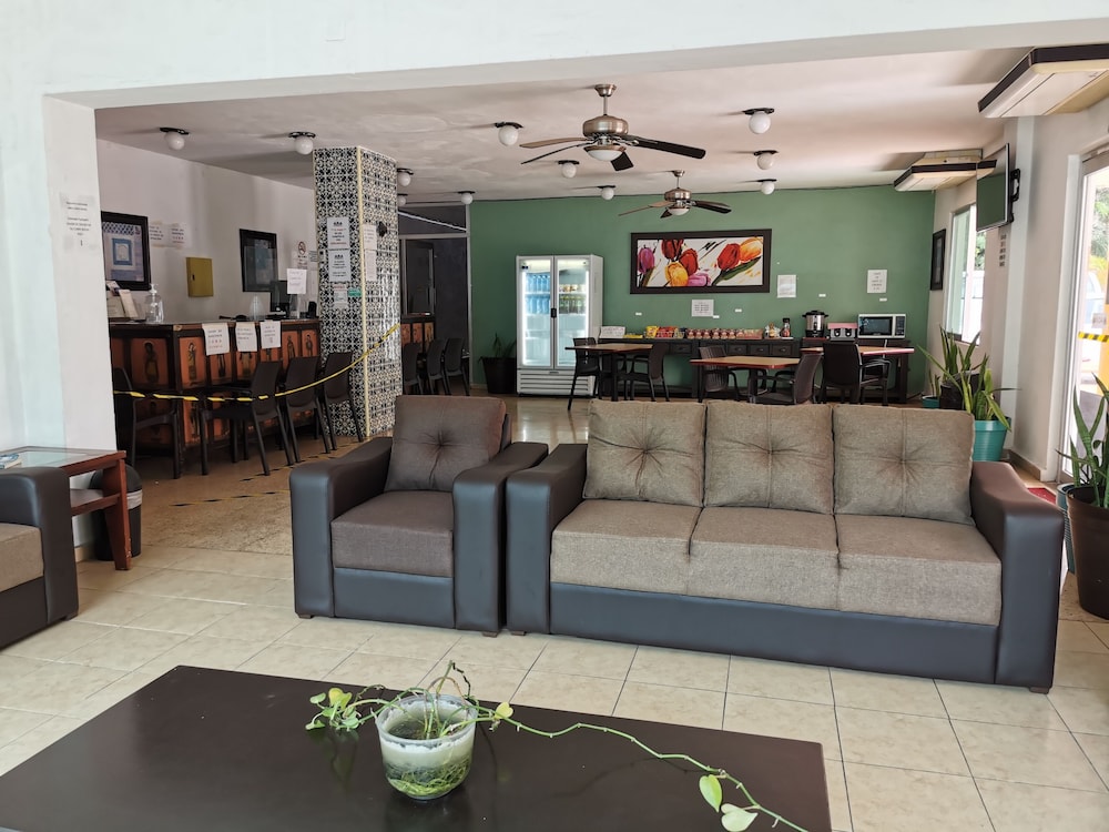 Las Dalias Inn 28/60