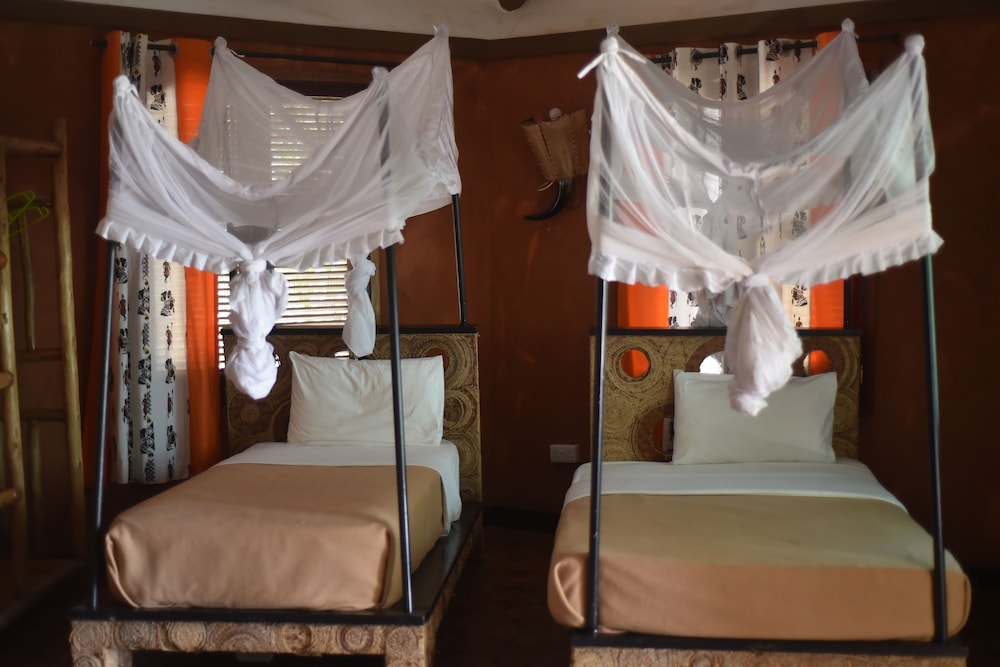 SELOUS KINGA LODGE 13/48