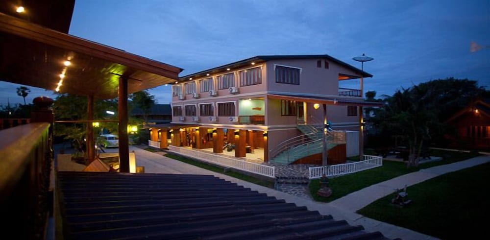 Srisawat Resort 3/29