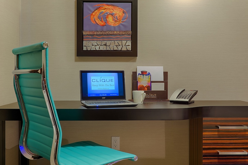Hotel Clique Calgary Airport 45/53
