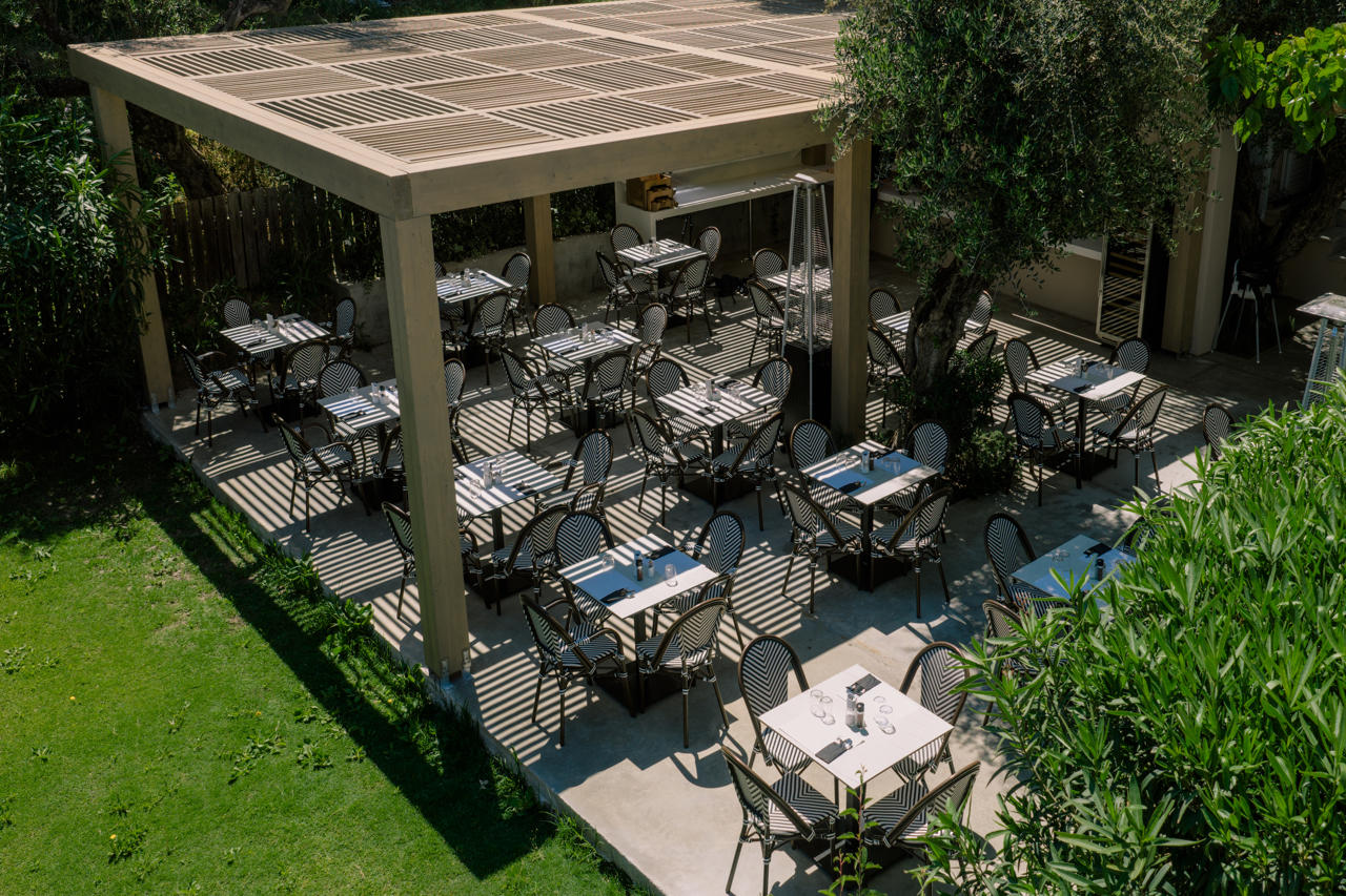 New Beach Hotel 30/43