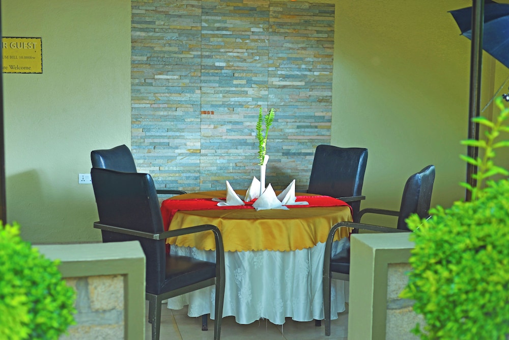 Nobleza Hotel 40/50