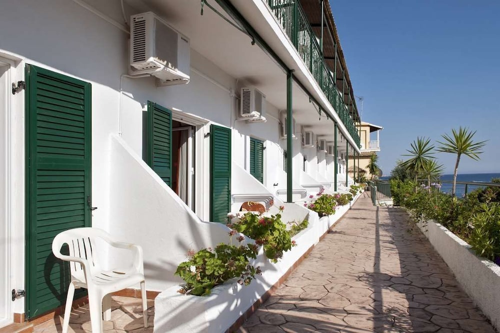 Apollon Hotel 3/47