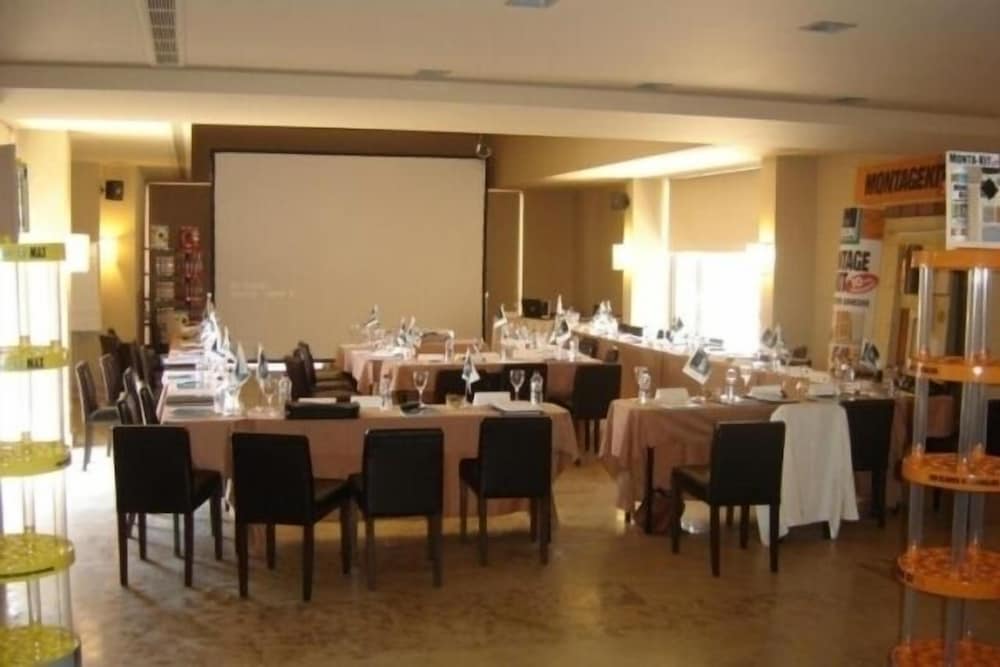 Aegeon Beach Hotel 30/50