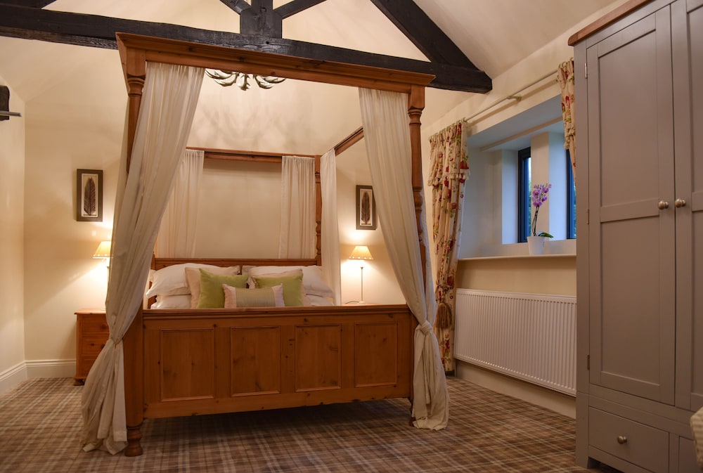 The Moon Inn at Stoney Middleton 39/39