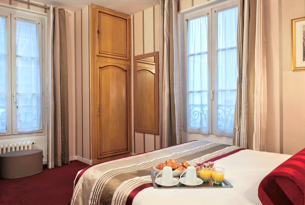 Hotel Romance Malesherbes By Patrick Hayat Formerly Romance Malesherbes 48/66