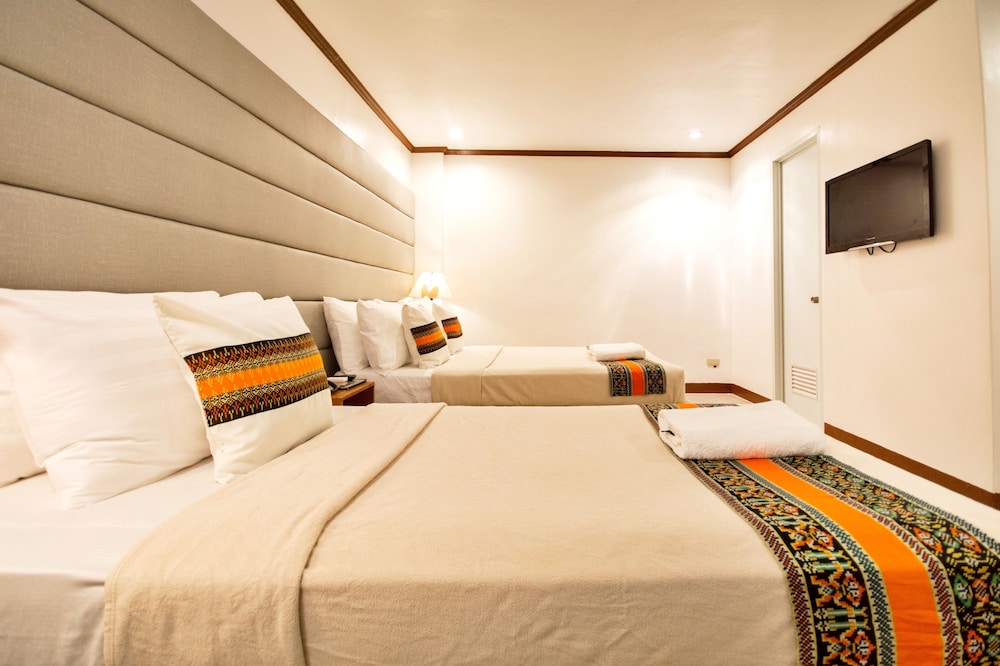 Sur Beach Resort Boracay 11/70
