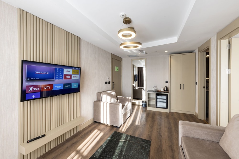 The Nest Hotel 50/70