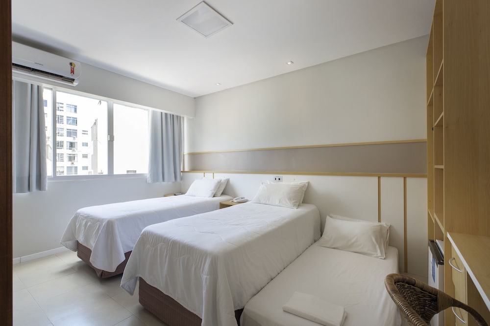 Miramar Hotel 23/70