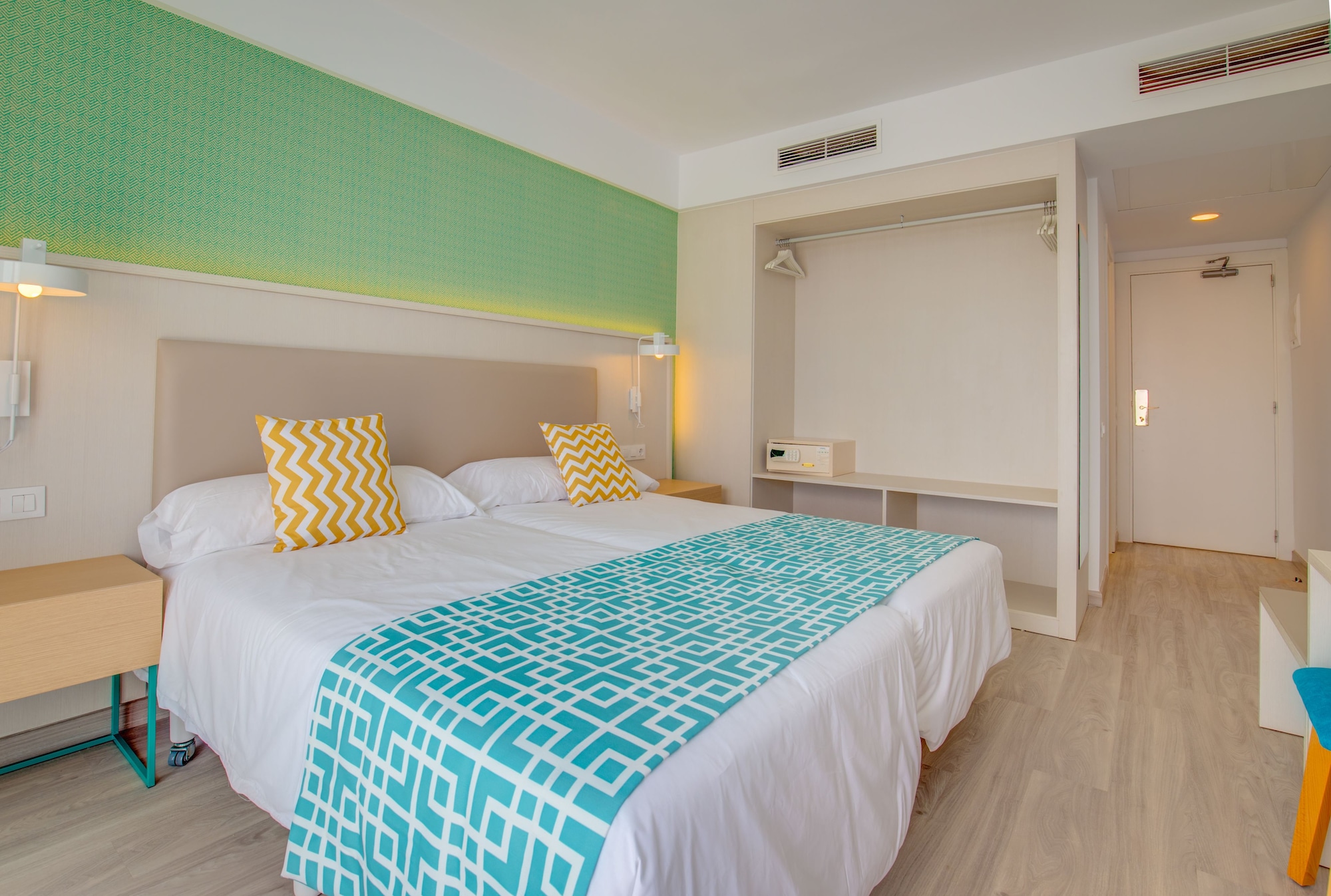 غرفة عائلية بإطلالة على البحر، Sbh Maxorata Resort 4/5