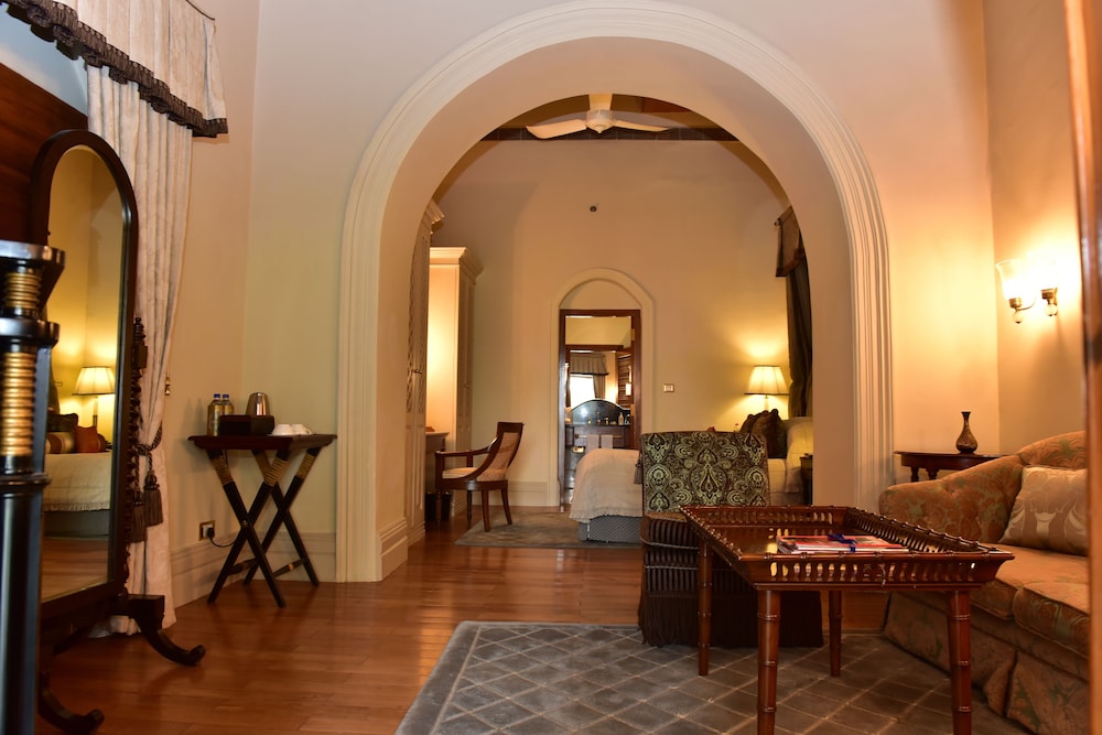 TAJ FALAKNUMA PALACE 72/81