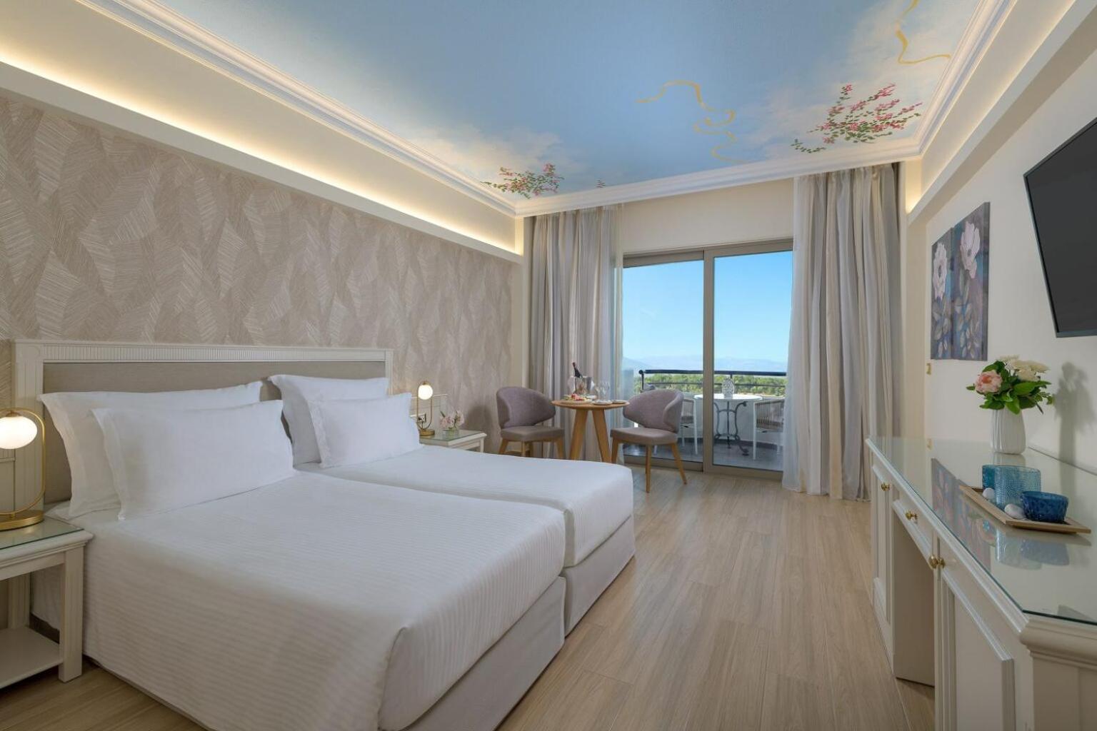 Room, Twin Beds, Lateral Side Sea View
