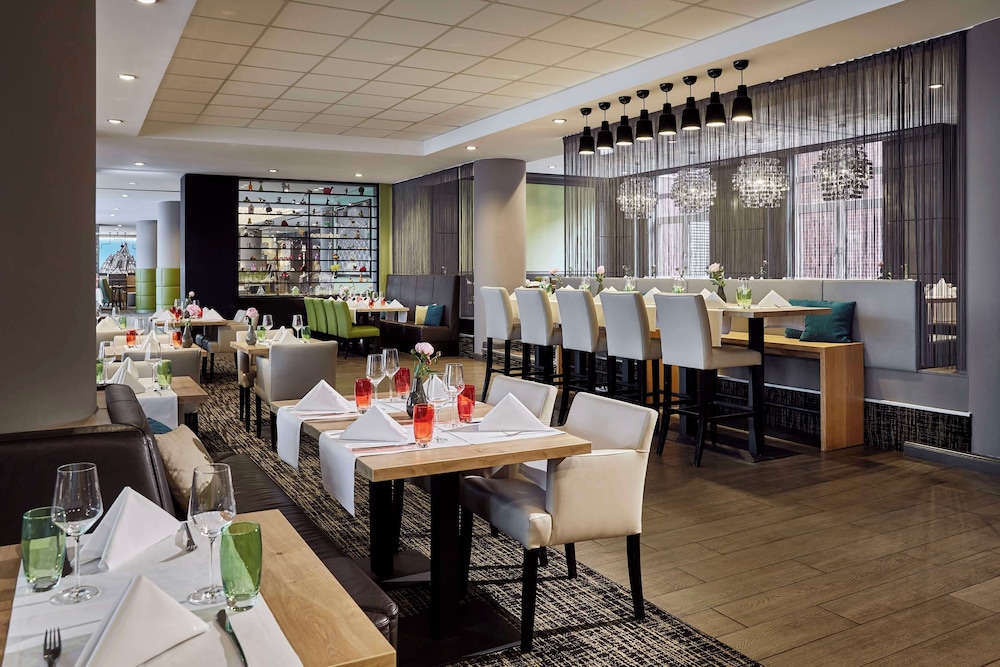 Lindner Hotel City Plaza Formerly Renaissance Cologne Hotel 49/75