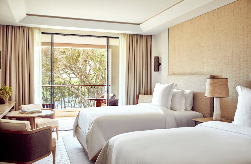 ROOM, 2 DOUBLE BEDS, PINE VIEW