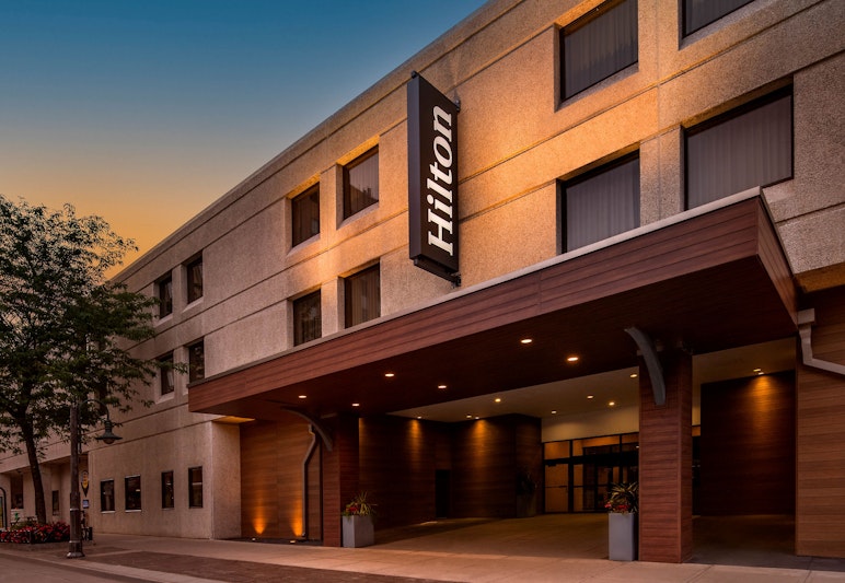 Hilton Appleton Paper Valley 2/22