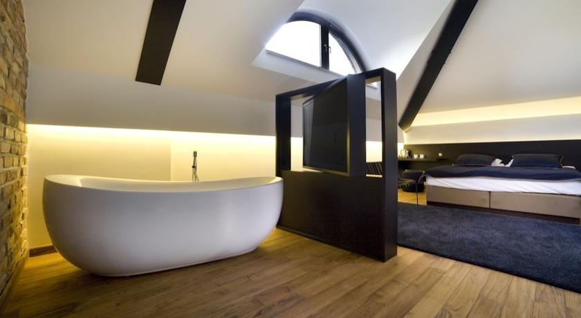 HOTEL REMES SPORT AND SPA 32/32