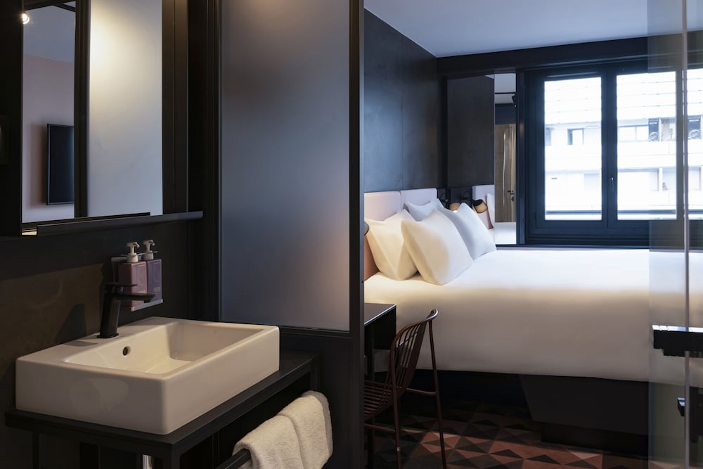 Tribe Paris Batignolles 21/67