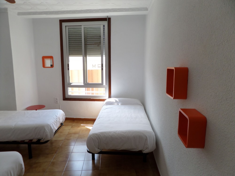 RUSSAFA YOUTH HOSTEL 33/54
