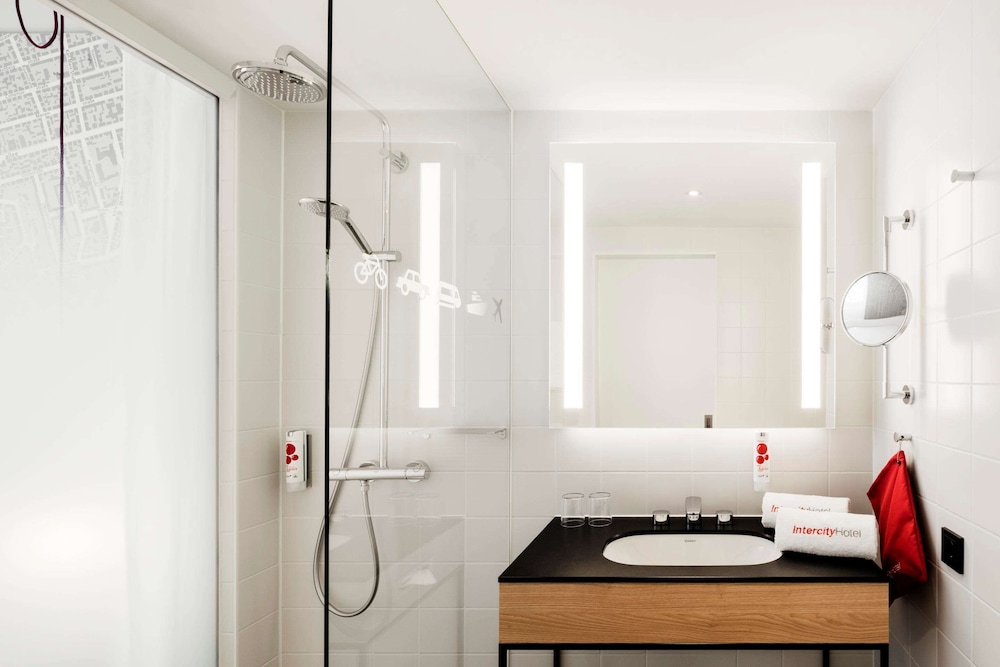 غرفة سوبيريور بسريرين منفصلين، Intercity Hotel Frankfurt Hauptbahnhof Sud 5/5