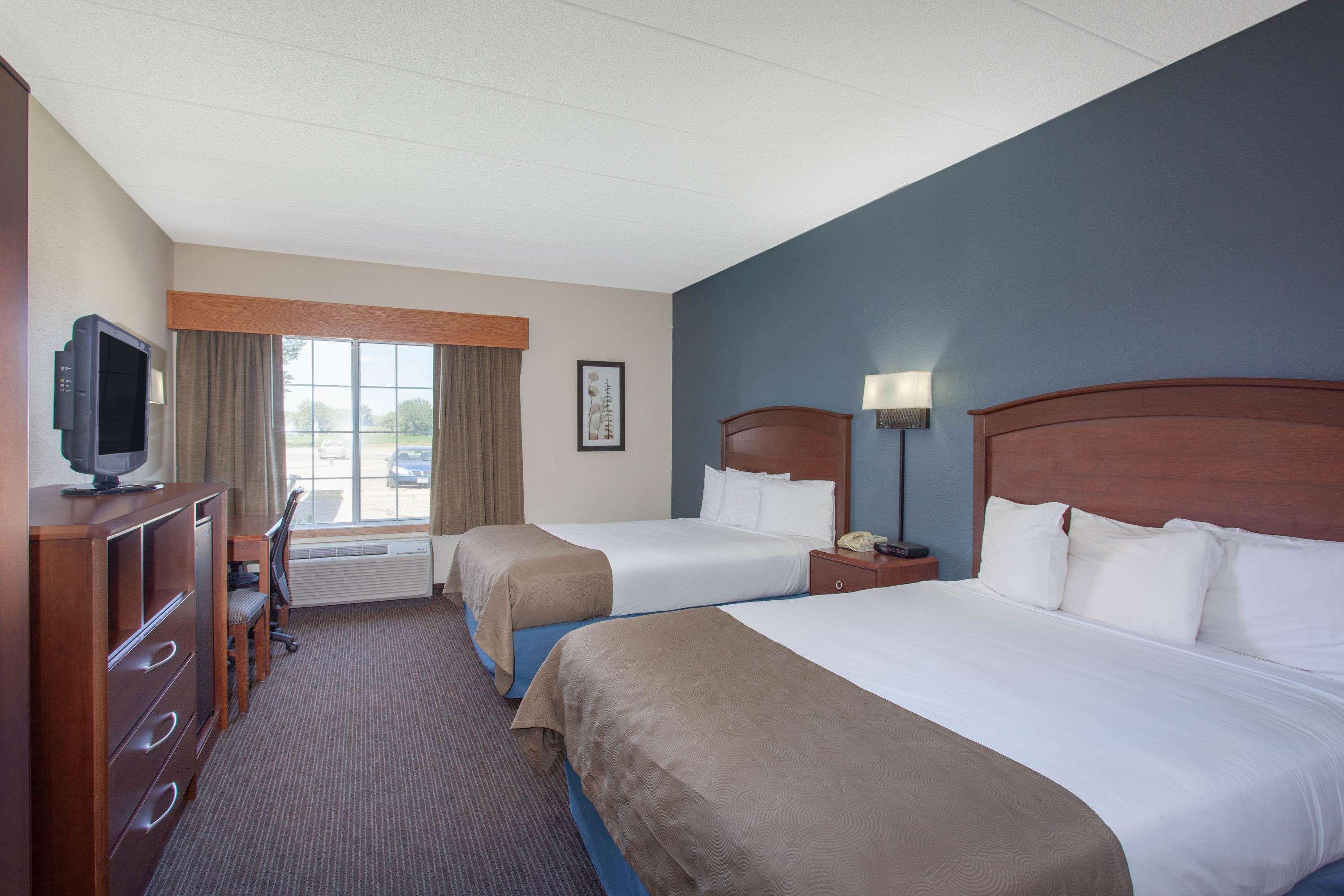 Room, 2 Queen Beds, East Wing, High Floor