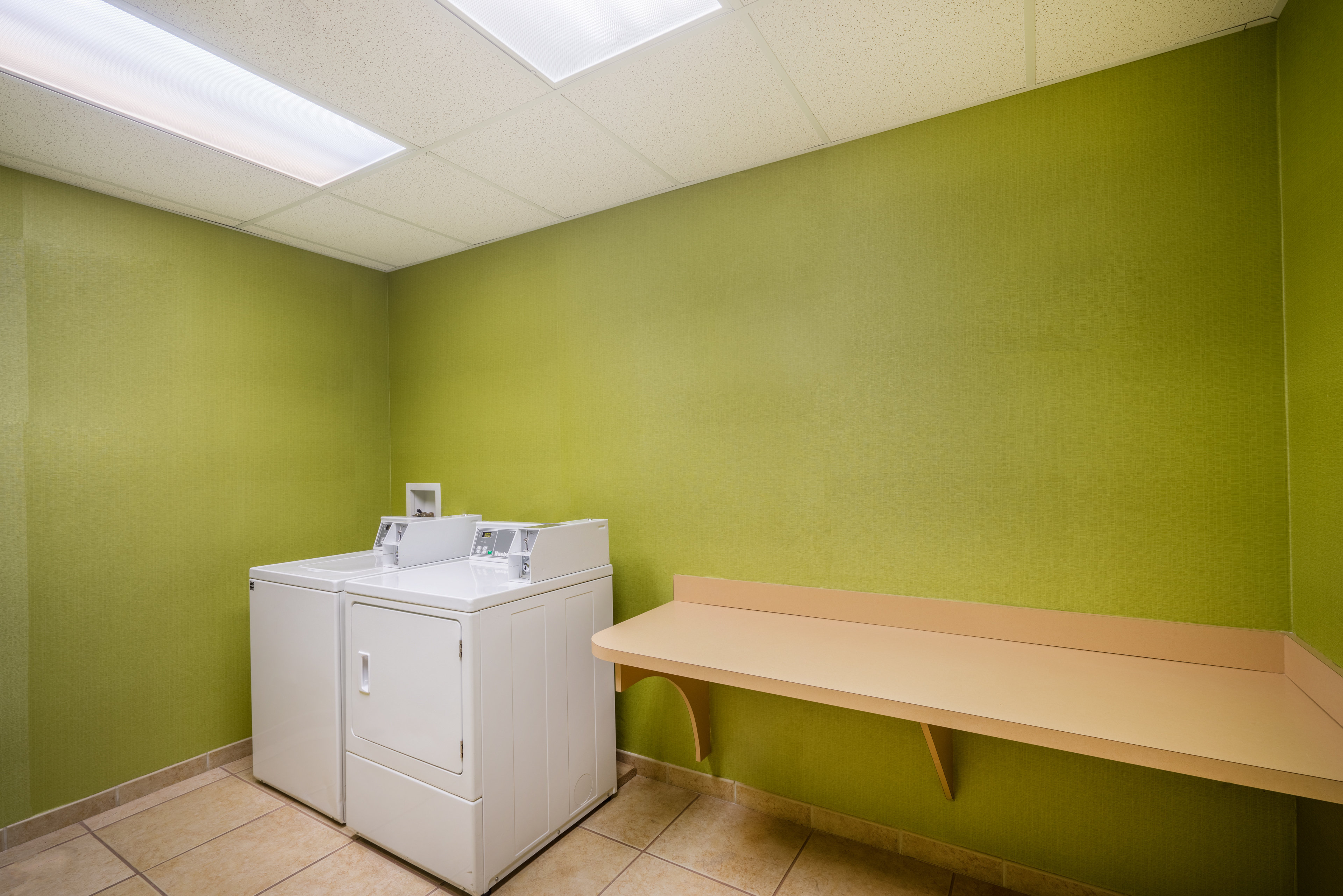 Holiday Inn Express Bloomsburg 73/74