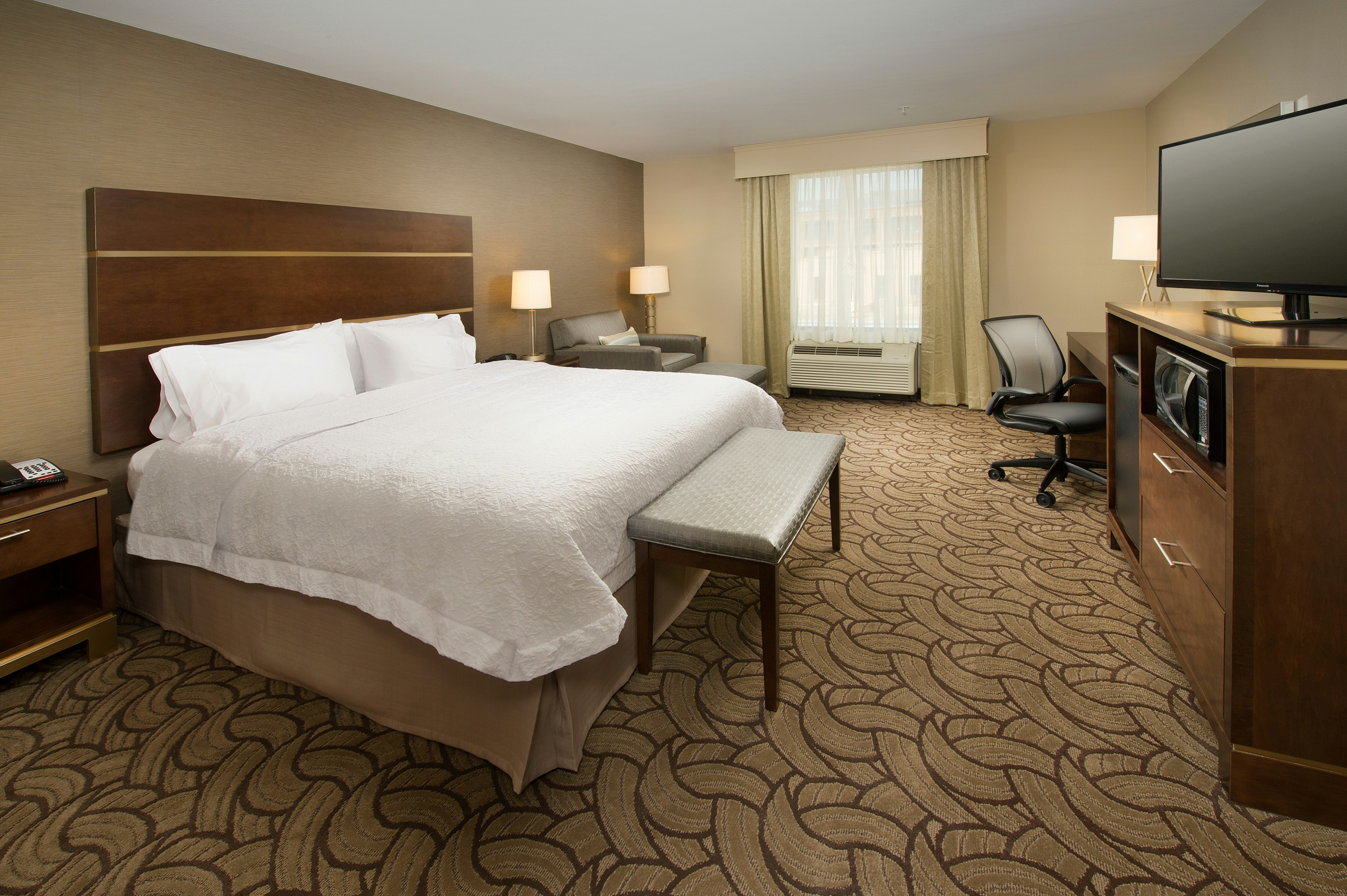 ROOM, KING BED, ACCESSIBLE