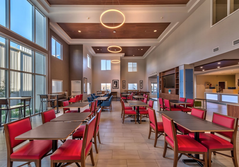 Holiday Inn Express Hotel Suites Reno Airport 37/51