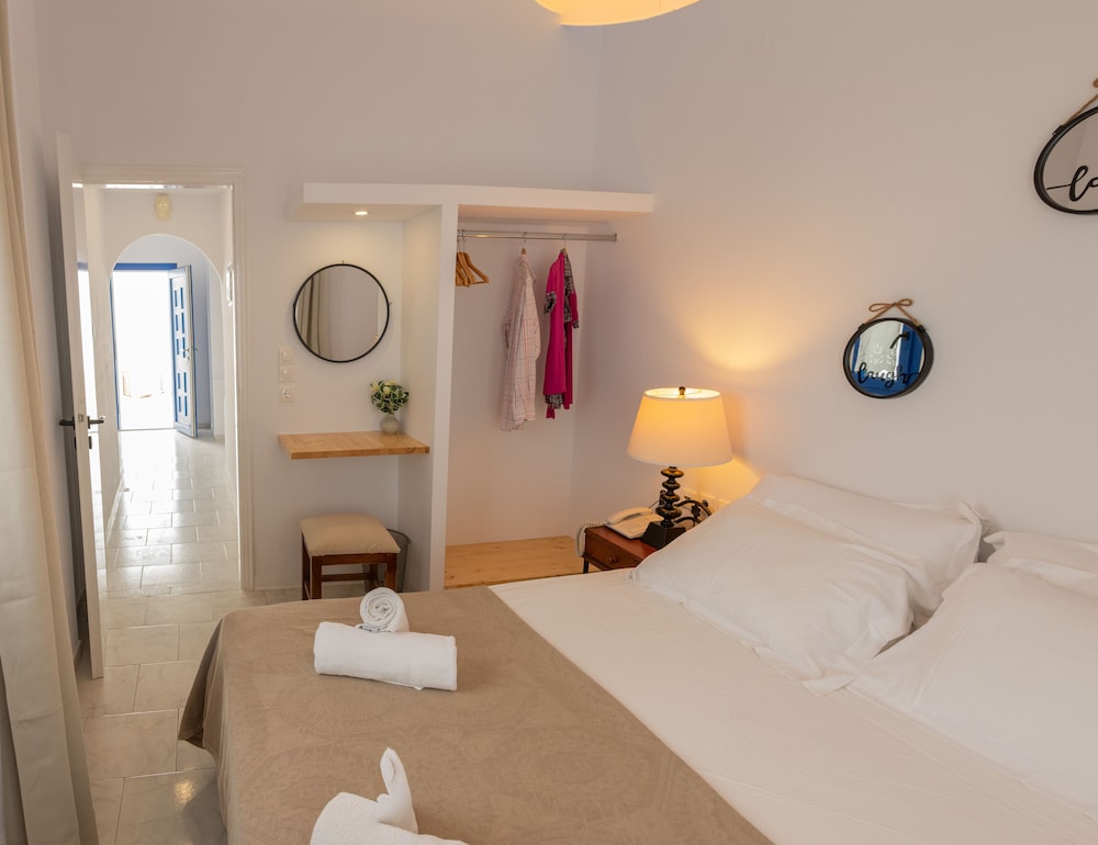 JUNIOR SUITE, SEA VIEW, JETTED TUB, BALCONY
