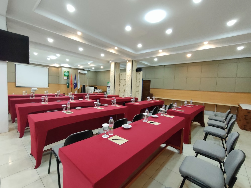 Golden Ganesha Hotel Yogyakarta by Ecommerceloka 4/7