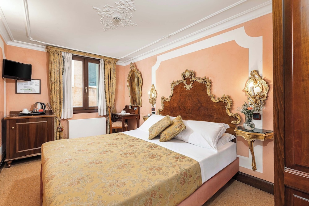 San Moise Hotel 22/70