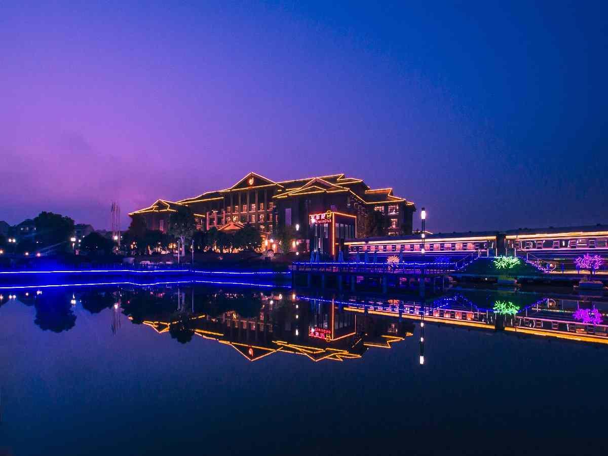 TONGQUETAI NEW CENTURY GRAND HOTEL 3/44