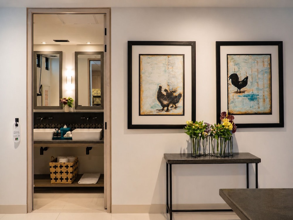 Flamboyan Hotel and Residences 9/60