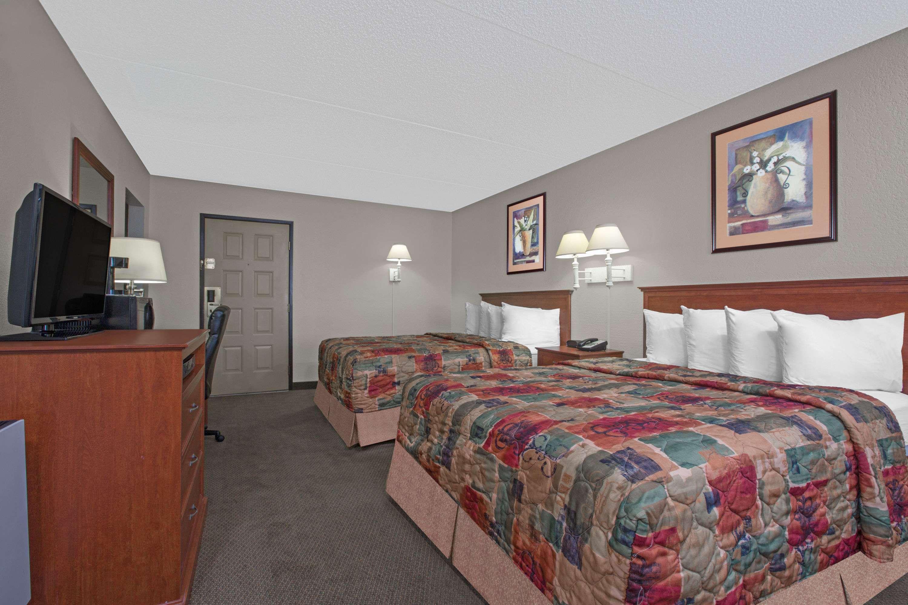 غرفة قياسية رباعية، Days Inn By Wyndham Casper 2/3