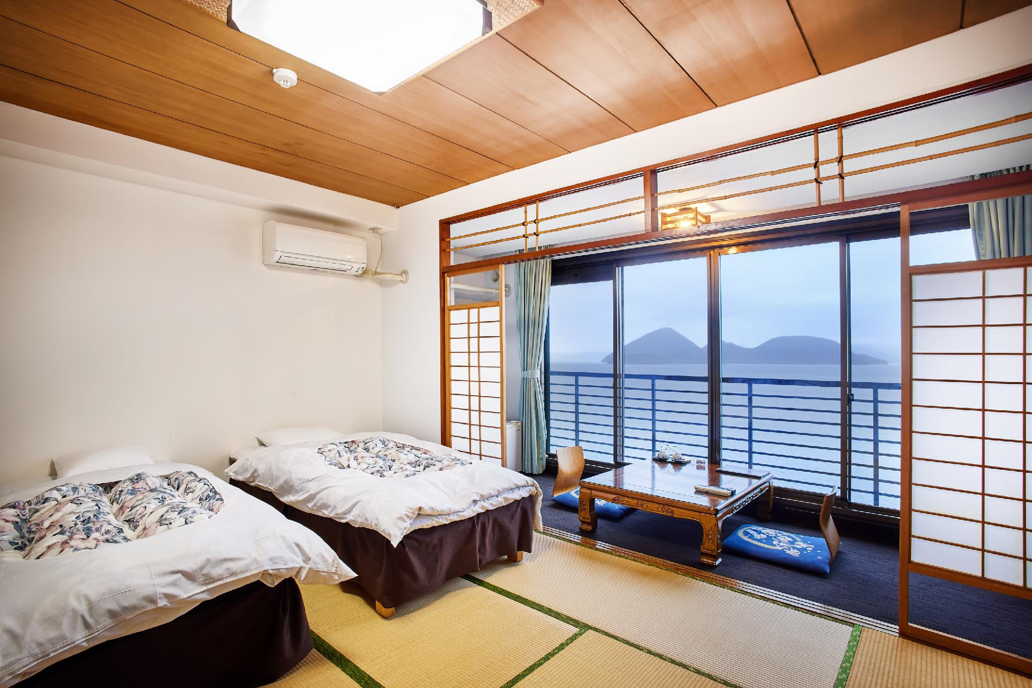 Japanese, 4 Futon Beds