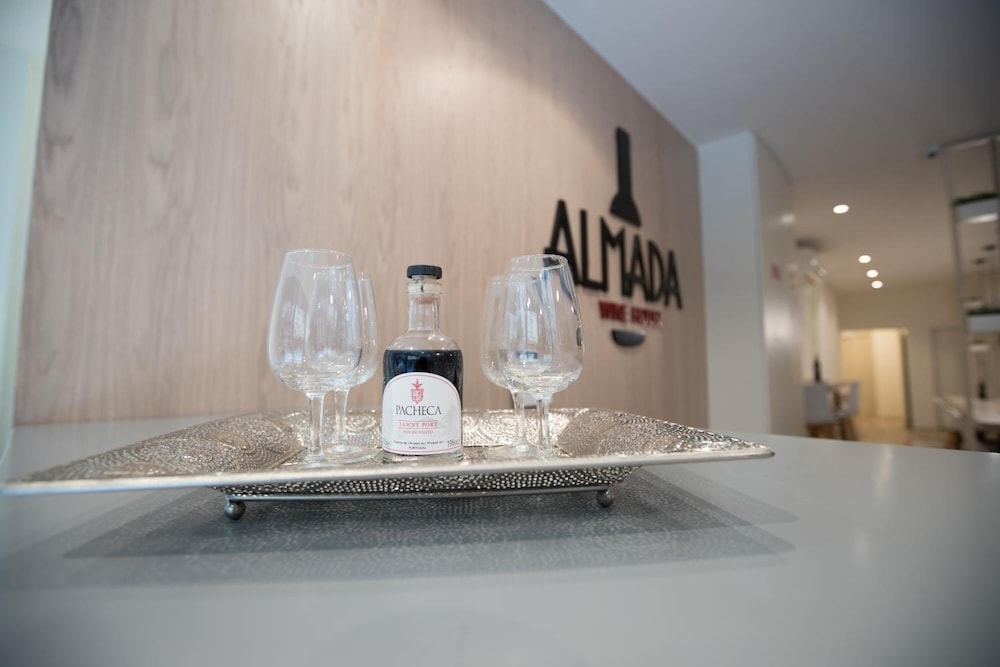Almada Wine House 6/37