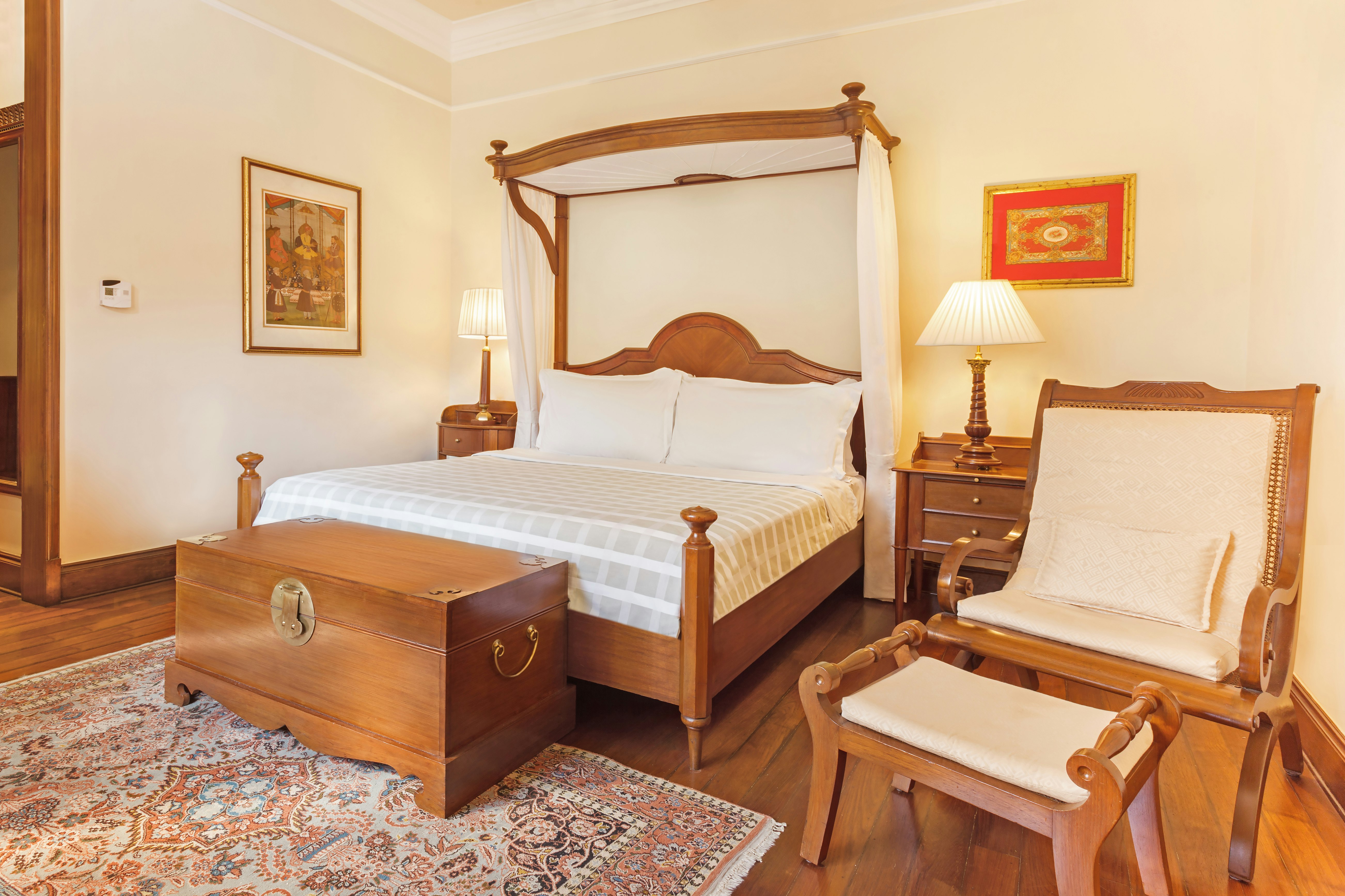 THE OBEROI GRAND 14/81