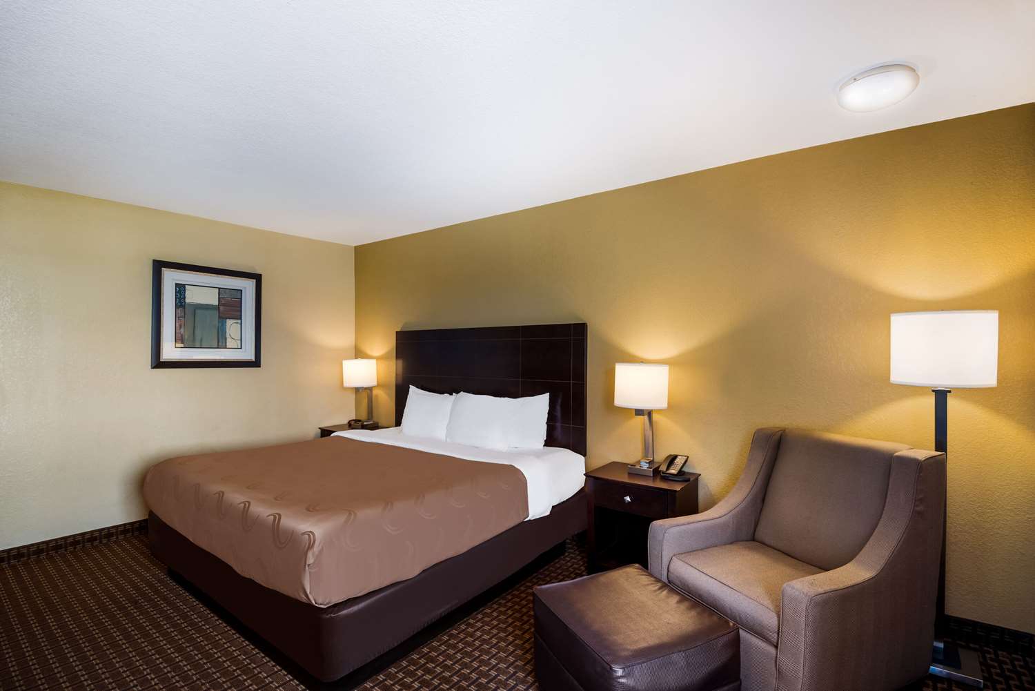 غرفة بسرير كينج، Quality Inn Des Moines North 2/4