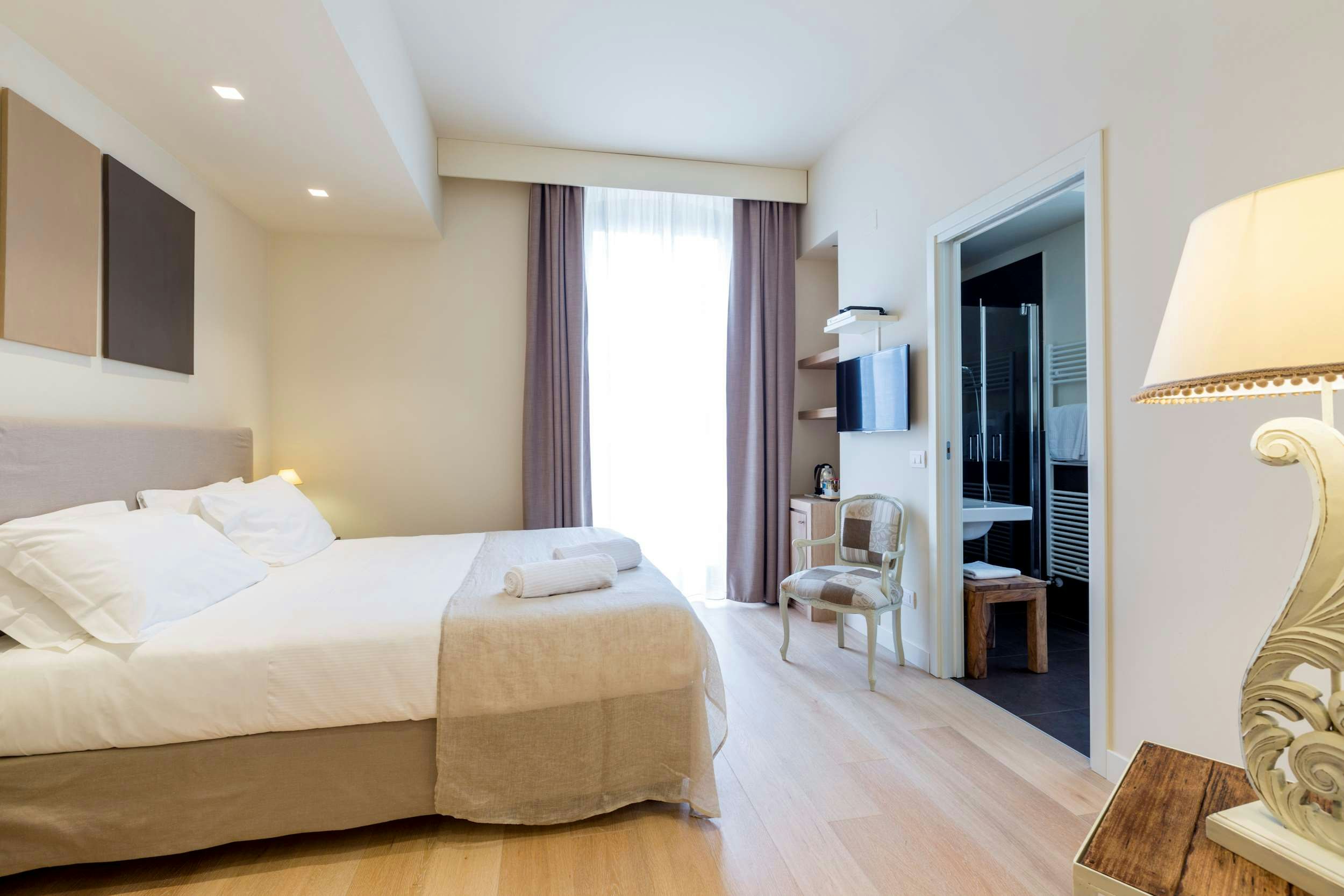 Hotel 900 11/51