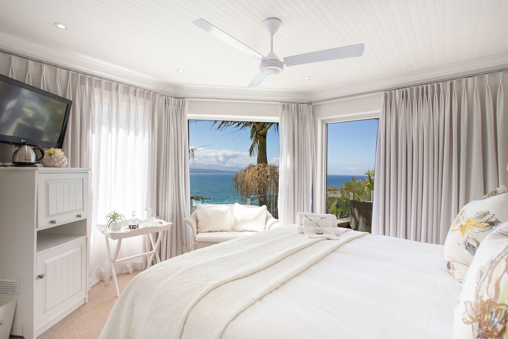 Shell, King Bed